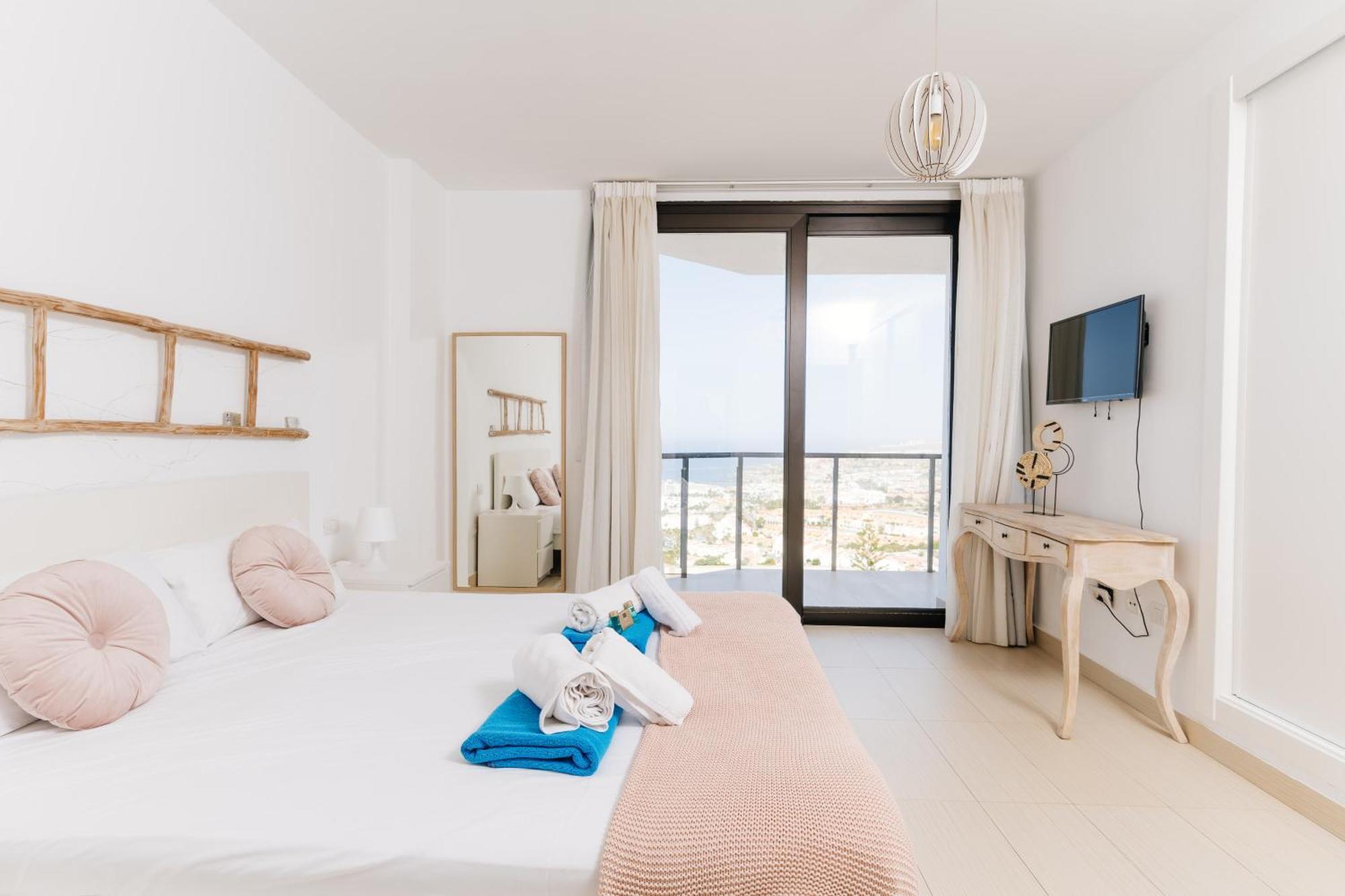 Sunset White Villa - Ocean View, Jakuzzi, Heated Pool, Air-Conditioning, Grill Playa de las Americas  Zewnętrze zdjęcie
