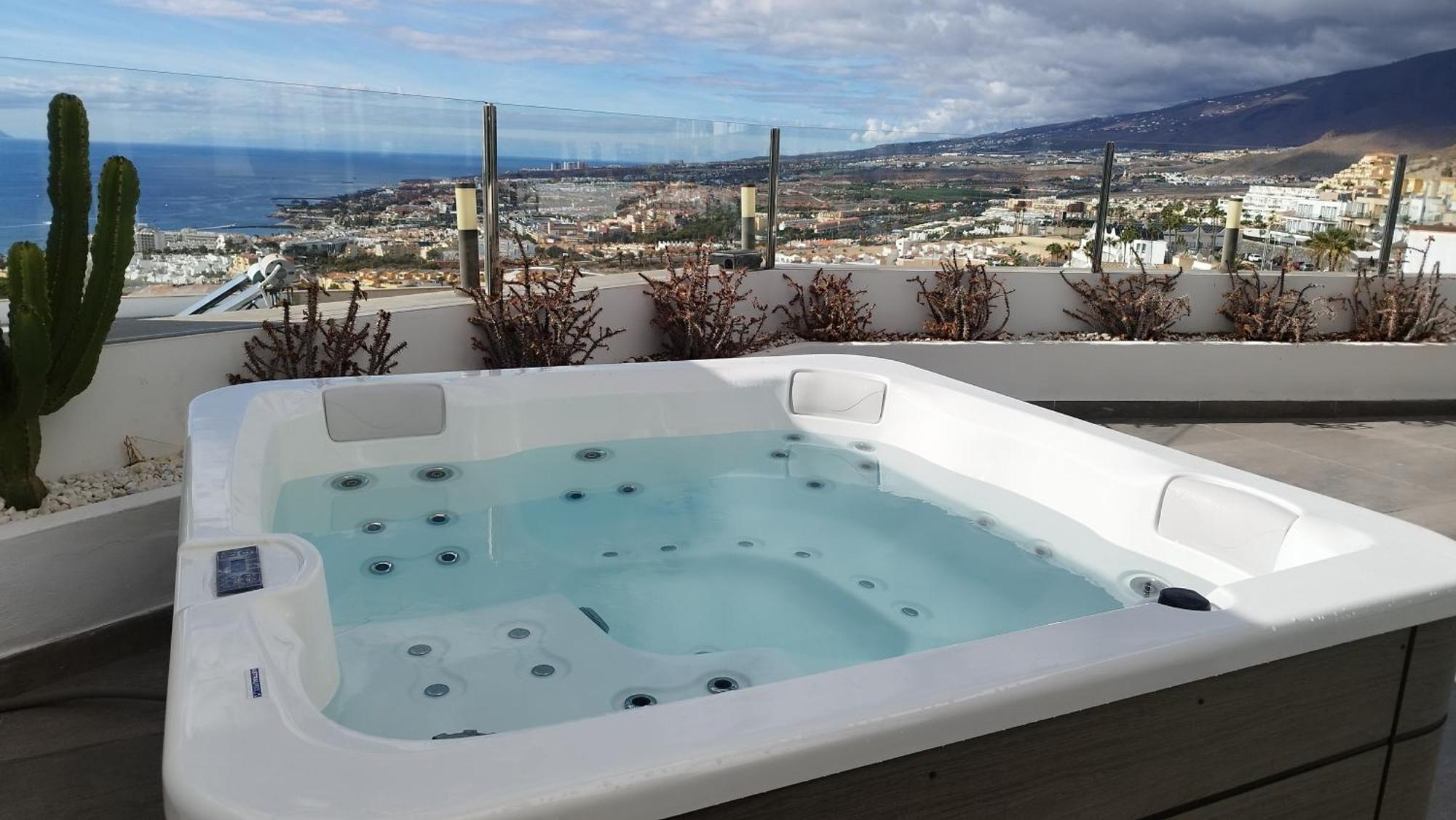 Sunset White Villa - Ocean View, Jakuzzi, Heated Pool, Air-Conditioning, Grill Playa de las Americas  Zewnętrze zdjęcie